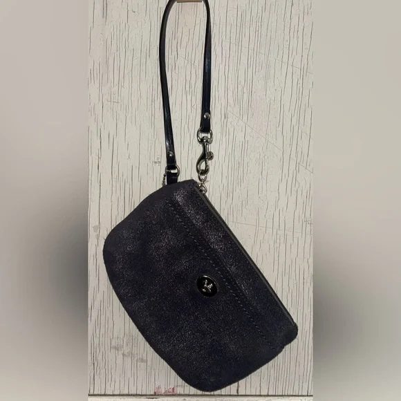 🌸🌸Vintage Coach Black Wristlet🌸🌸 - Picture 2 of 7